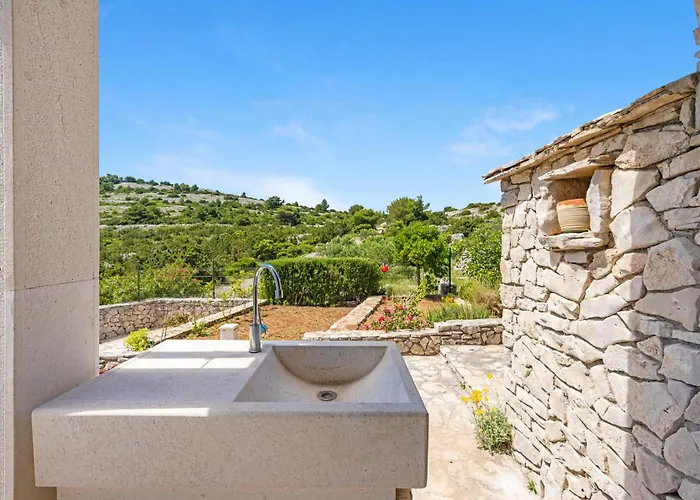 Gorgeous In With Wifi בית נופש Žirje